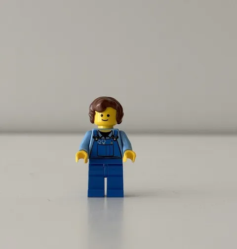 Lego twn072 Minifigure Overalls Reddish Brown Hair From Set 10185 Green Grocer
