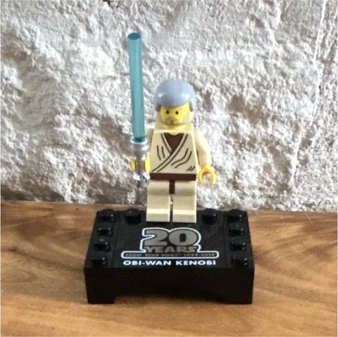LEGO Star Wars Obi-Wan Kenobi Minifigure w/ Blue Lightsaber & Display Stand