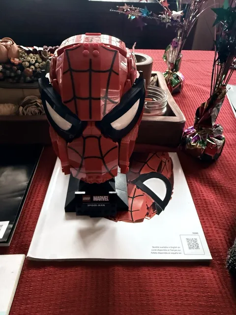 LEGO Spiderman Head Building Kit 400+ Pieces Built