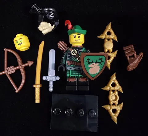 LEGO Series 29 Ronin Lloyd Minifigure With Forestmen Castle Accessories col29-11