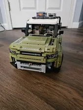 USED LEGO TECHNIC: Land Rover Defender (42110). Instruction manual included