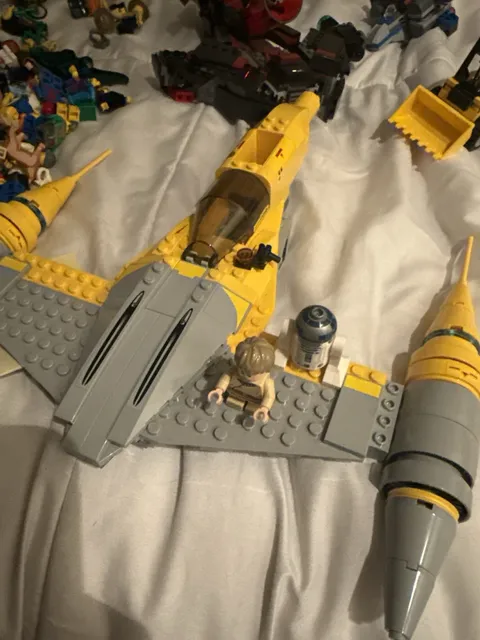 LEGO Star Wars 75092 Naboo Starfighter Episode I 2015 442pc Obi-Wan R2-D2