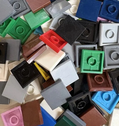 LEGO Bulk Lot Of 100 Random Color 2 X 2 Tile  3068