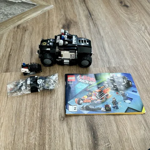 Lego Movie 70808 Super Cycle Chase Police Car  Only With Mini Figures Complete
