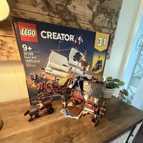 LEGO Creator 3-in-1 Pirate Ship Set 31109 1260 pcs Age 9+ Box