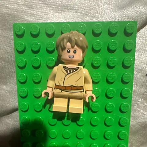 LEGO Minifigure Tan Outfit & Brown Hair Plastic Single Figure Minifig