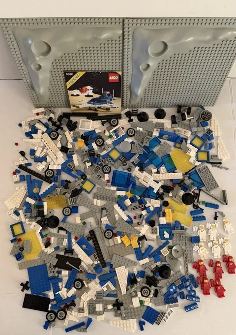 Classic Space Lego Bulk Lot. 918, 6890, 6927, 885, 891, Bulk Pieces, Base Plates
