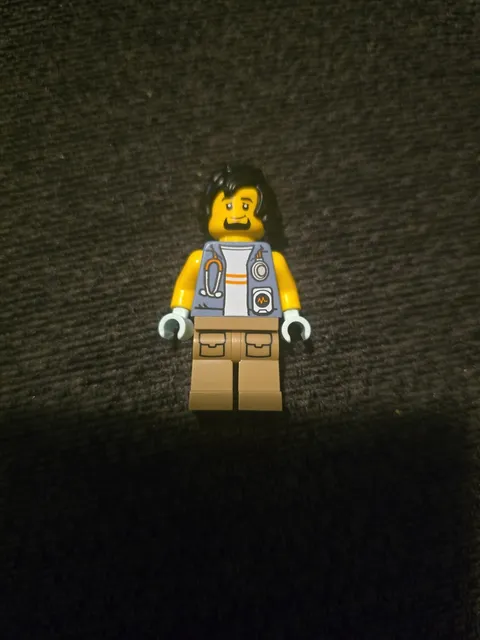 Lego New  City Jungle Explorer Sand Blue Jacket Stethoscope Tan Legs Minifigure