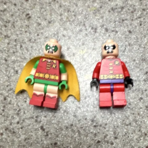 LEGO Batman Robin Minifigure Lot of 2 w/ Yellow Cape & No Cape, + no hair