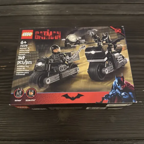 LEGO Super Heroes: Batman & Selina Kyle Motorcycle Pursuit (76179) Box Not Prfct