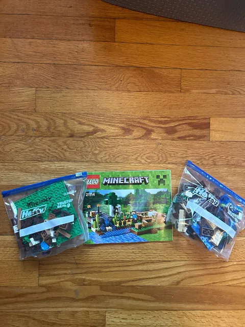 LEGO Minecraft 21114 Set Lot 249 Pieces Steve 2014 Bags w/ Instructions