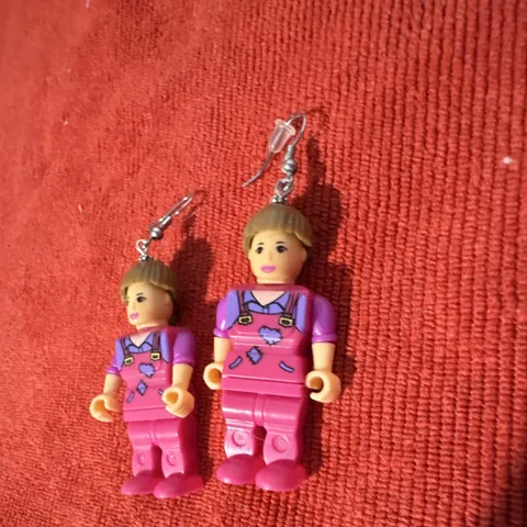 LEGO Minifigure Pair of earrings w/ Hooks Pink & Purple Outfits Plastic/Metal