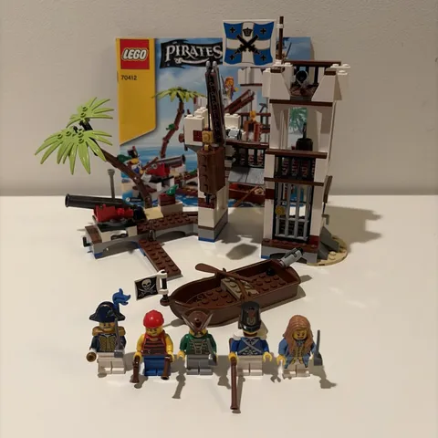 LEGO Pirates 70412 Soldiers Fort Complete Set w/ Instructions & Minifigs