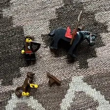 LEGO Castle Animal Black Horse Minifigure with Red Saddle Wolfpack Monkey