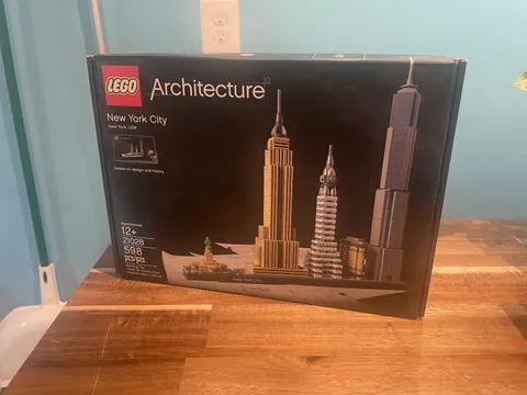 LEGO Architecture Skylines New York City 21028 598 pcs Age 12+ (2016) BRAND NEW