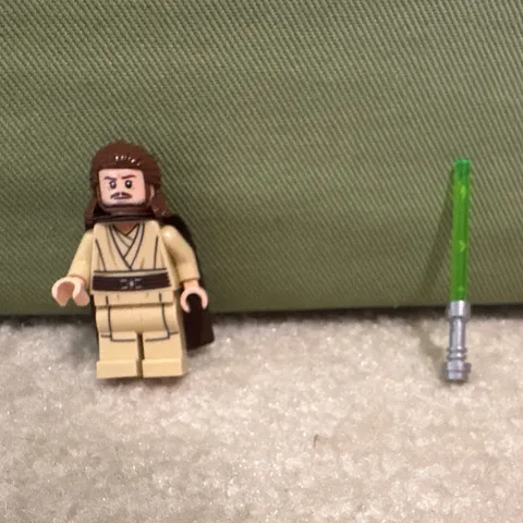 LEGO Star Wars Jedi Master Qui-Gon Jinn w/ Green Lightsaber