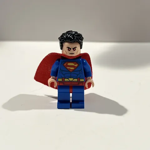 LEGO Minifigure DC Comics Superman Red Cape Red Eyes Figure