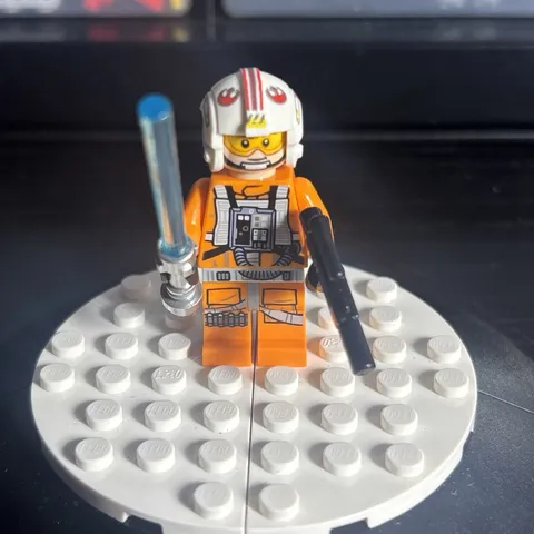 LEGO Star Wars Episode 4 - Luke Skywalker Pilot Minifigure - 75301 SW1139