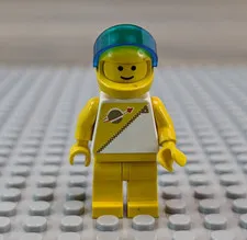 Vintage Lego Space Futuron Yellow Minifigure 1987-1990 SP016 Retired Authentic 