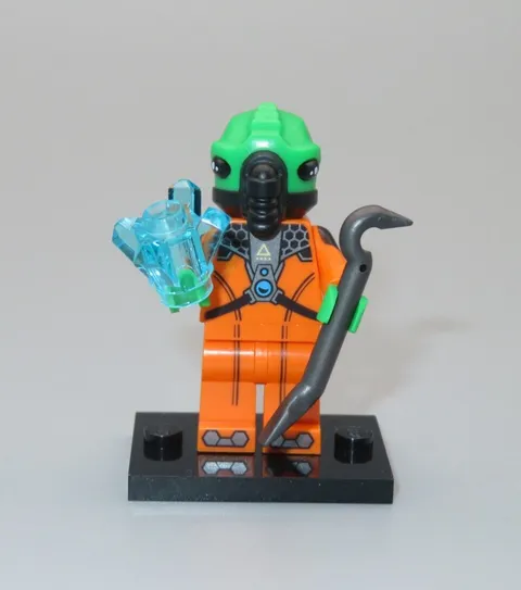LEGO Series 21 Alien New taken out of package minifigure CMF