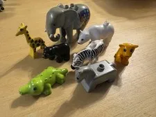 LEGO DUPLO  lot of 8 animals (5)