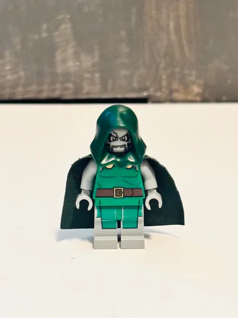 LEGO Dr. Doom Minifigure - from Set 76005 - Authentic