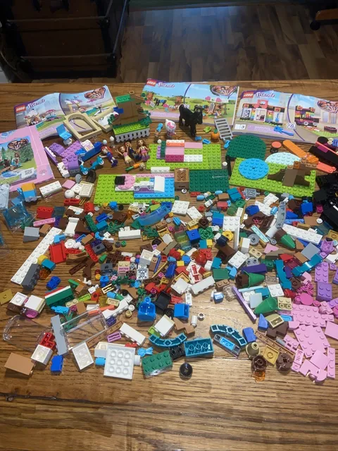 LEGO Friends mini figure lot and accessories  