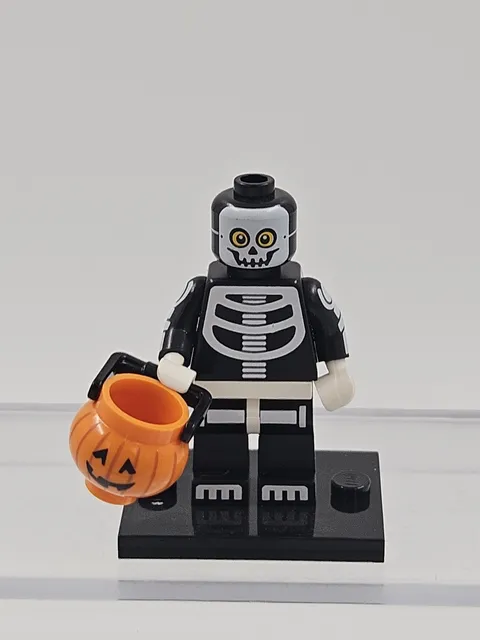 Lego Skeleton Guy Minifigure Series 14 Collectible 71010