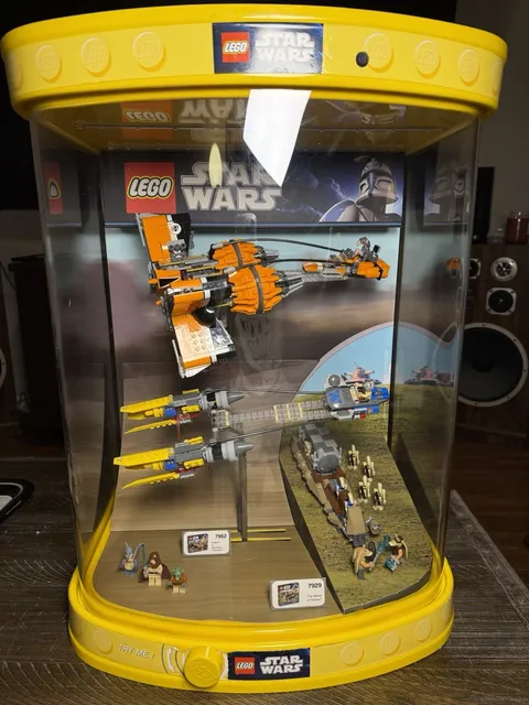 RARE Official LEGO Star Wars Store Display 2011 Retail Display Case Complete