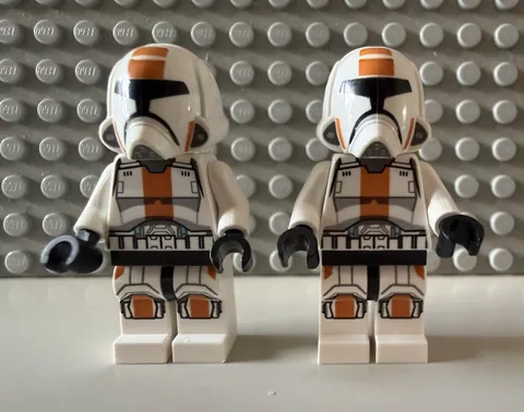 Authentic LEGO Star Wars Old Republic  Troopers Lot of 2