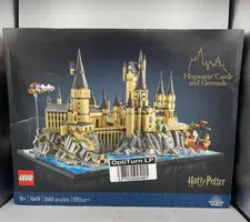 LEGO Harry Potter: Hogwarts Castle and Grounds (76419) - New - (READ)