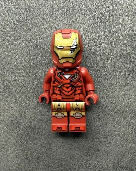 LEGO® Super Heroes Iron Man Minifigure Mark 6 Armour Battle Damage 76269 sh0923