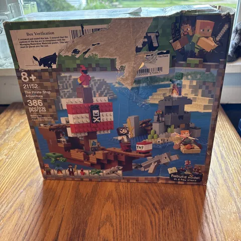 LEGO Minecraft The Pirate Ship Adventure 21152 Complete Set 386 Pieces Ages 8+.