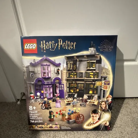 LEGO Harry Potter: Ollivanders & Madam Malkin's Robes (76439) 744 pcs 8+