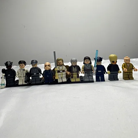 LEGO Star Wars Minifigure Lot of 10 w/ Accessories Movies Theme Figures