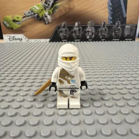 Lego Ninjago Minifigure Zane DX Golden Weapons 2171 2260 w/ Golden Sword!!