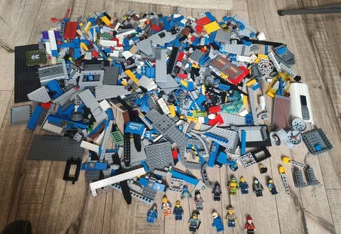 LEGO Bulk Bricks & Pieces Lot Mixed Colors Specialty Parts Mini figs nearly 4lbs