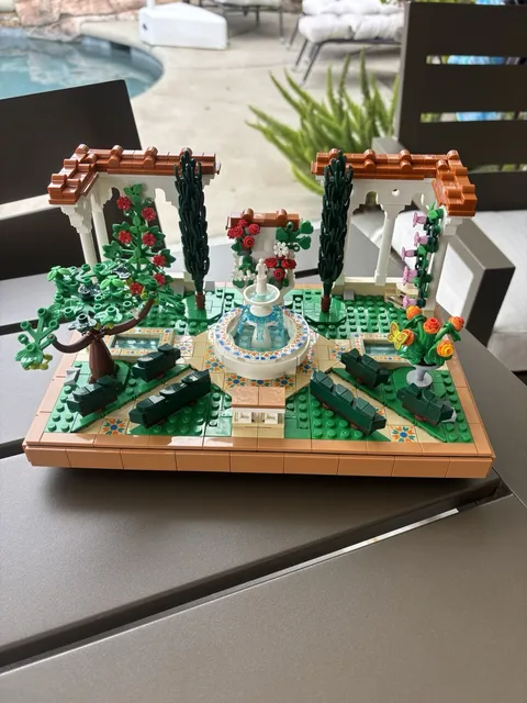 LEGO Icons Fountain Garden 10359 Gardens of the World 1302pcs 18+