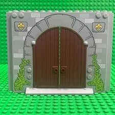 LEGO Panel 4 x 16 x 10 with Fleur-de-lis and Leaves Outside (15626pb03)