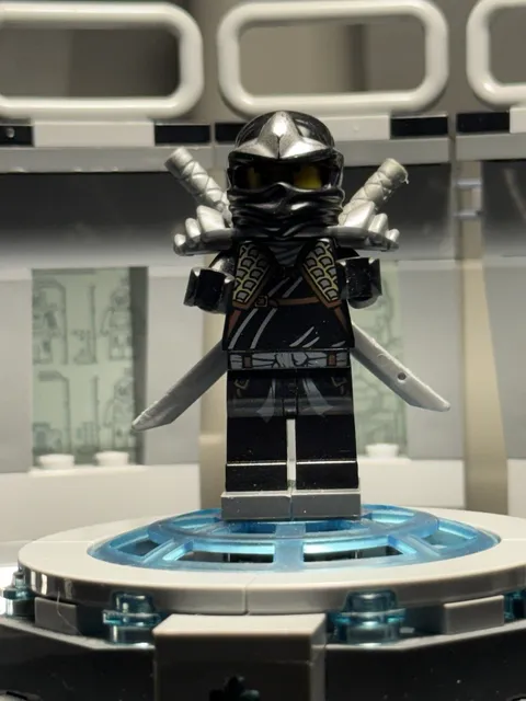 LEGO Ninjago Minifigure Cole ZX- Shoulder Armor Black Ninja njo039 RARE