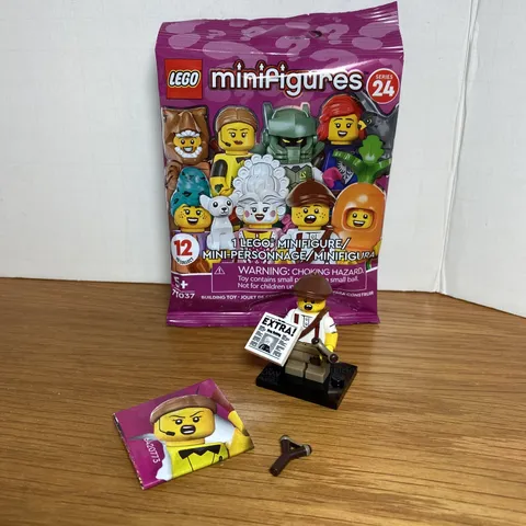 LEGO Series 24 Collectible Minifigures 71037 - Newspaper Kid
