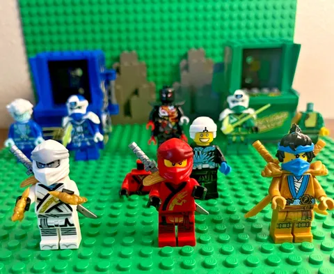 LEGO Ninjago Minifigure Lot Avatar Jay Golden Nya Retired Arcade Pods Parts READ