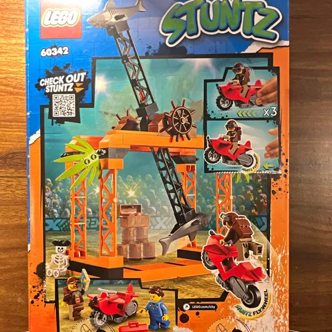 LEGO City Stuntz Shark Attack Stunt Challenge Set 60342 122 pcs Age 5+ Bike