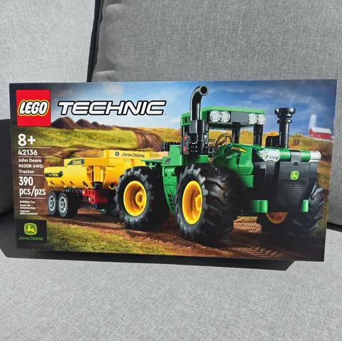 LEGO TECHNIC John Deere 9620R 4WD Tractor (42136)