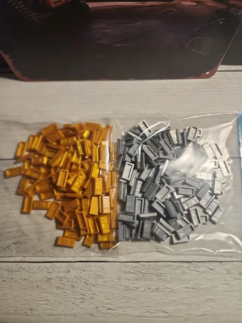 Lego New 135 PC Gold & 130 PC Silver Minifigure Ingot Accessories 265 Total 