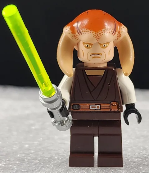 LEGO Star Wars Saesee Tiin Minifigure Jedi w Accessory