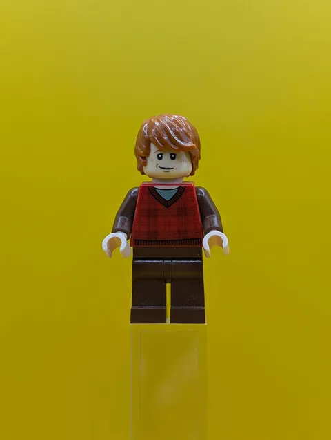 Ron Weasley hp123 Red Tartan Sweater, Reddish Brown Legs Harry Potter Lego Minif