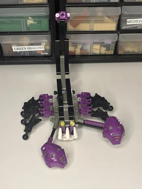 LEGO BIONICLE: Nui-Jaga (8548) - Only Purple 90% Complete