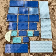 SHIPS FREE! Lot of 22 LEGO Blue Random Mixed Size Baseplates Plates