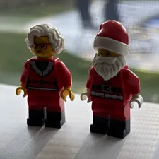 LEGO Santa Minifigure MINIFIGURES Lot of 2 (2-Piece) Santa & Mrs clause